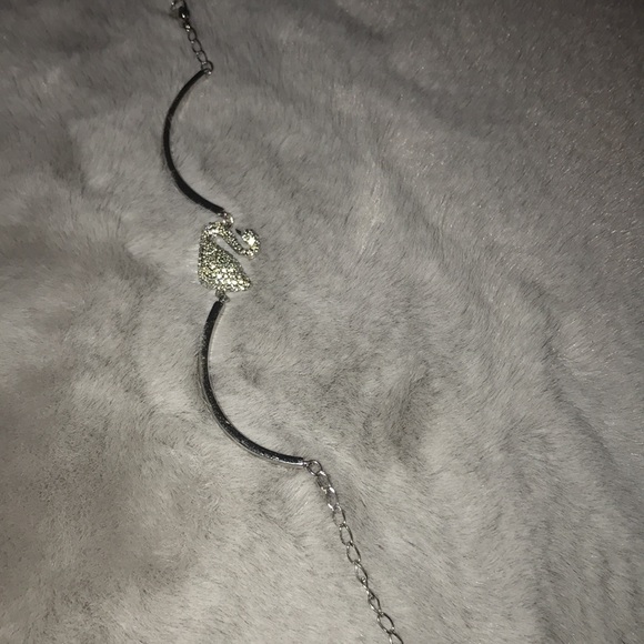Authentic Swarovski Swan Bangle bracelet - Picture 4 of 8